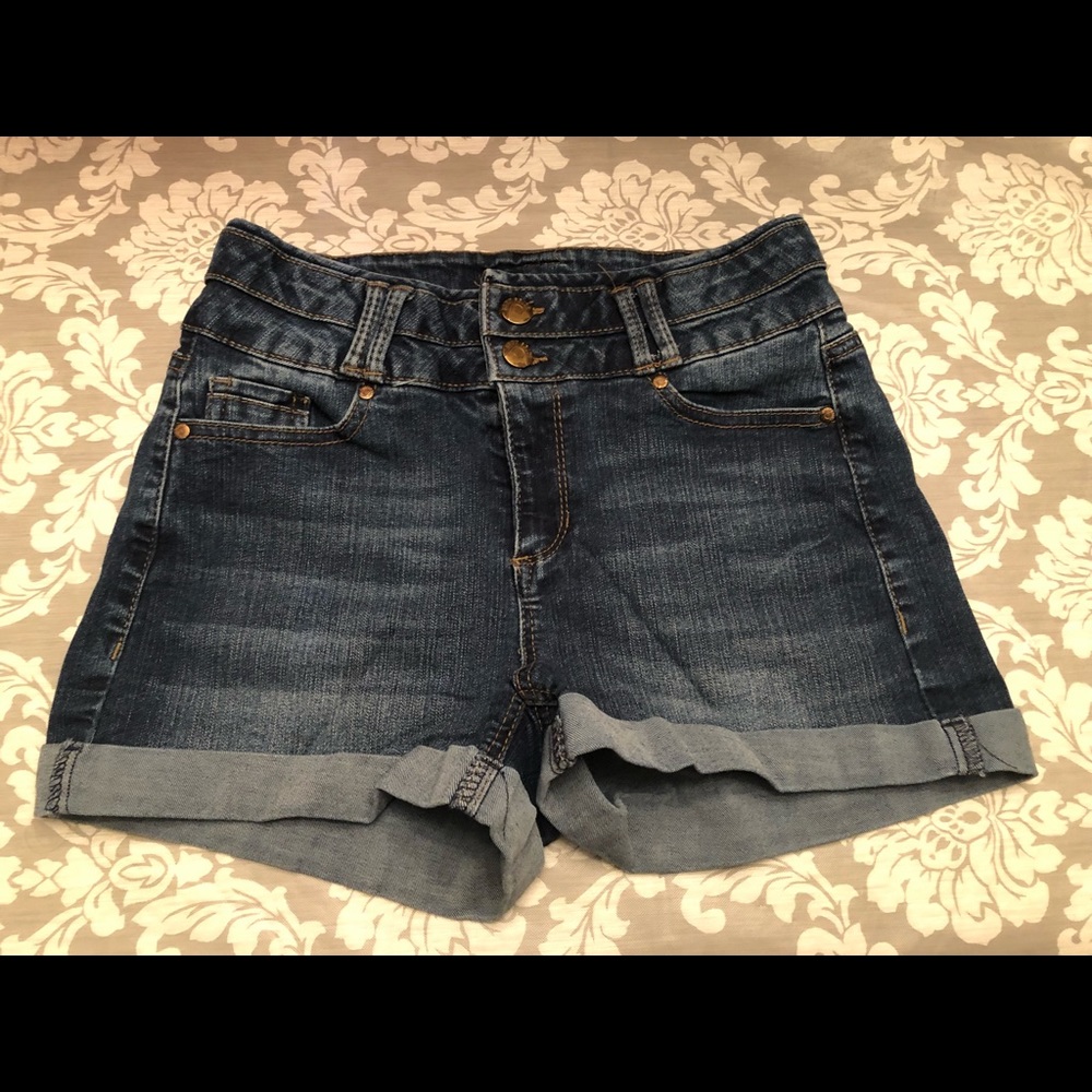 Blue Spice denim shorts size 5 juniors. Gently worn.